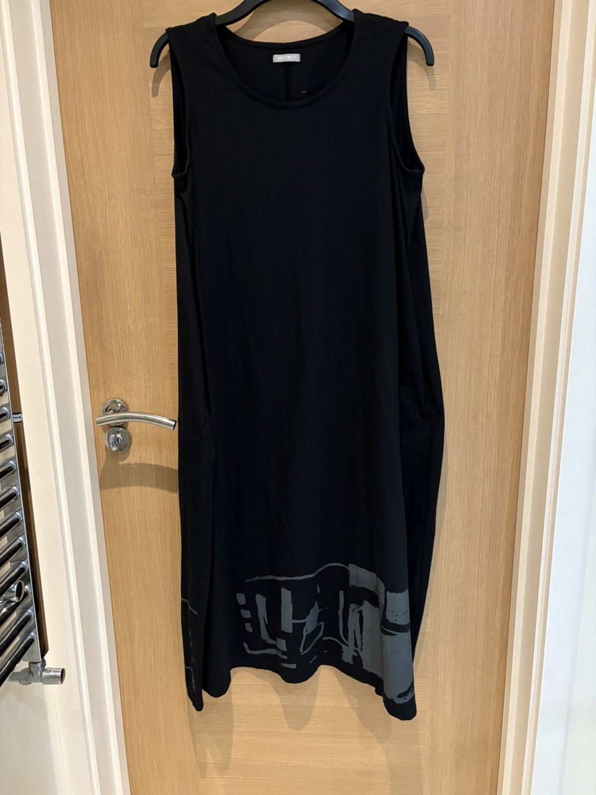 MOYURU+ Art Print Sleeveless Full Length Black Dress SIZE M