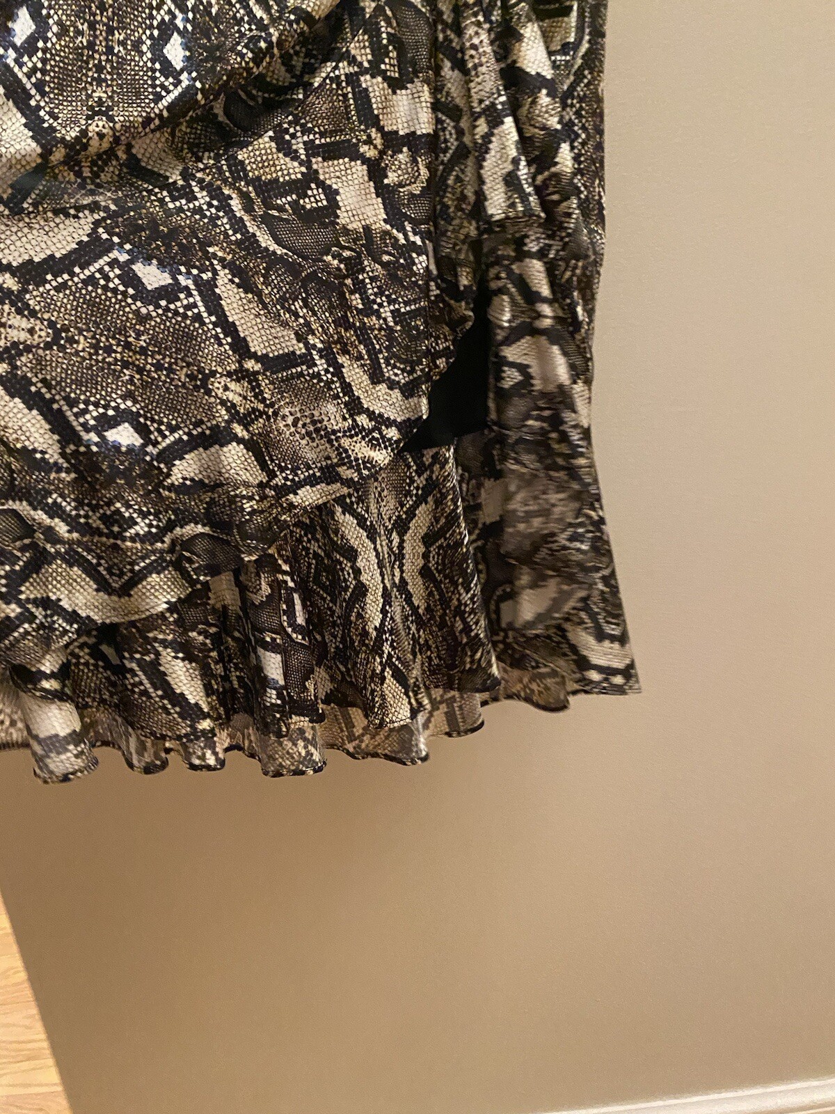 Dress V-neck Ruched Snake Print Midi Cocktail Dress New XXS