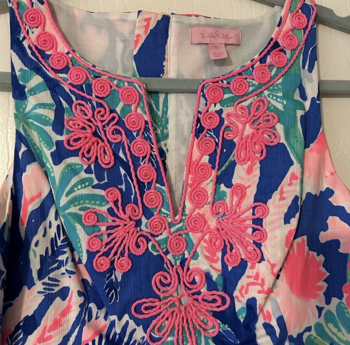 Lilly Pulitzer Women’s Sleeveless Shift Dress V-Neck Floral Embroidered Zip 00