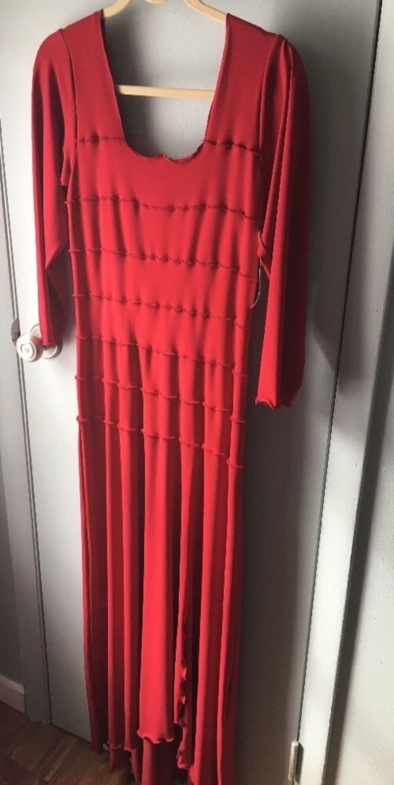 Linda Lundstrom Dress Red Long Sleeve Fitted Bodycon long Gown Size 8 NEW Canada