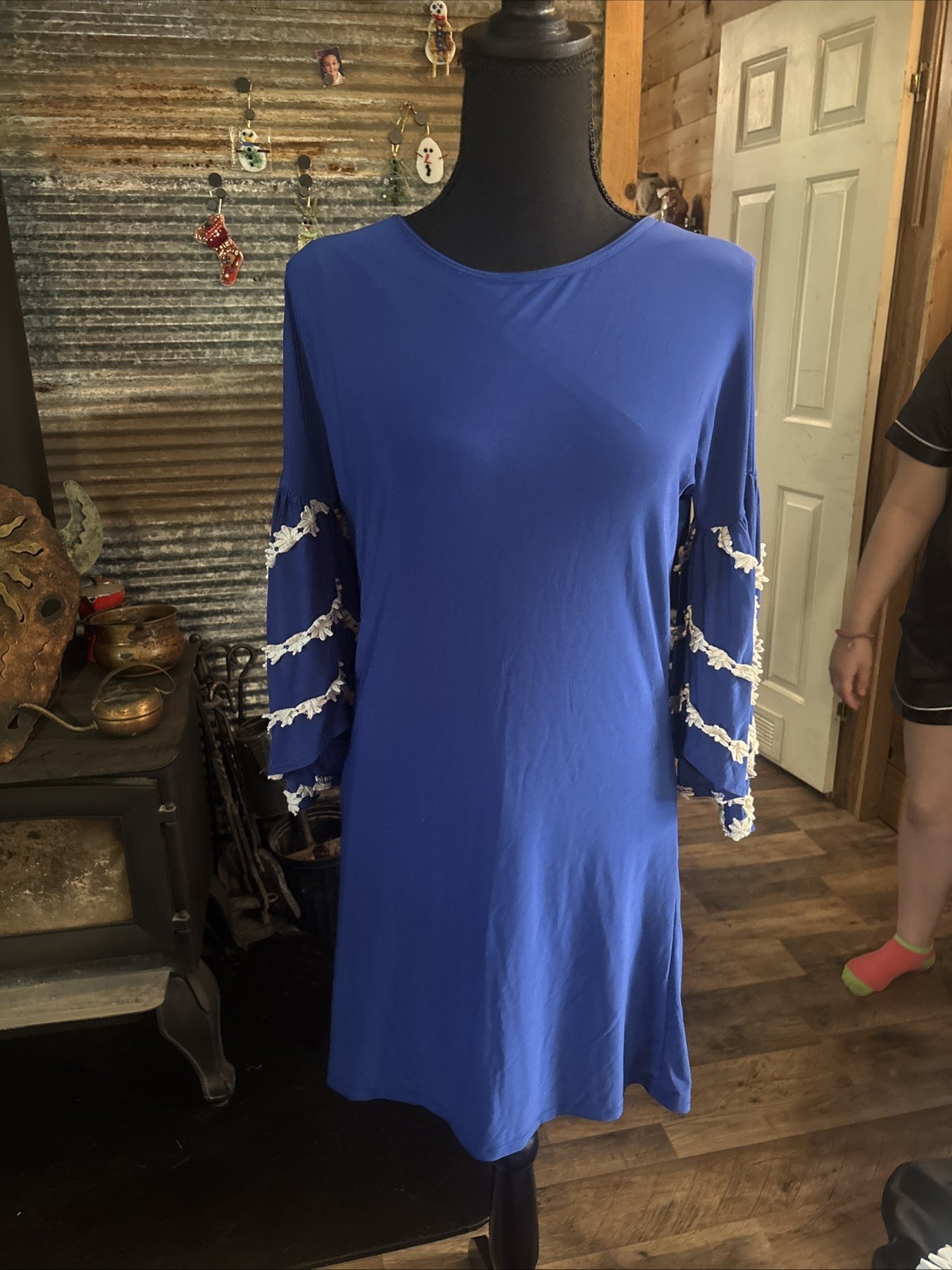 Judith March Dress Womens Size Medium Blue Embroidered Bell Sleeves EUC B2
