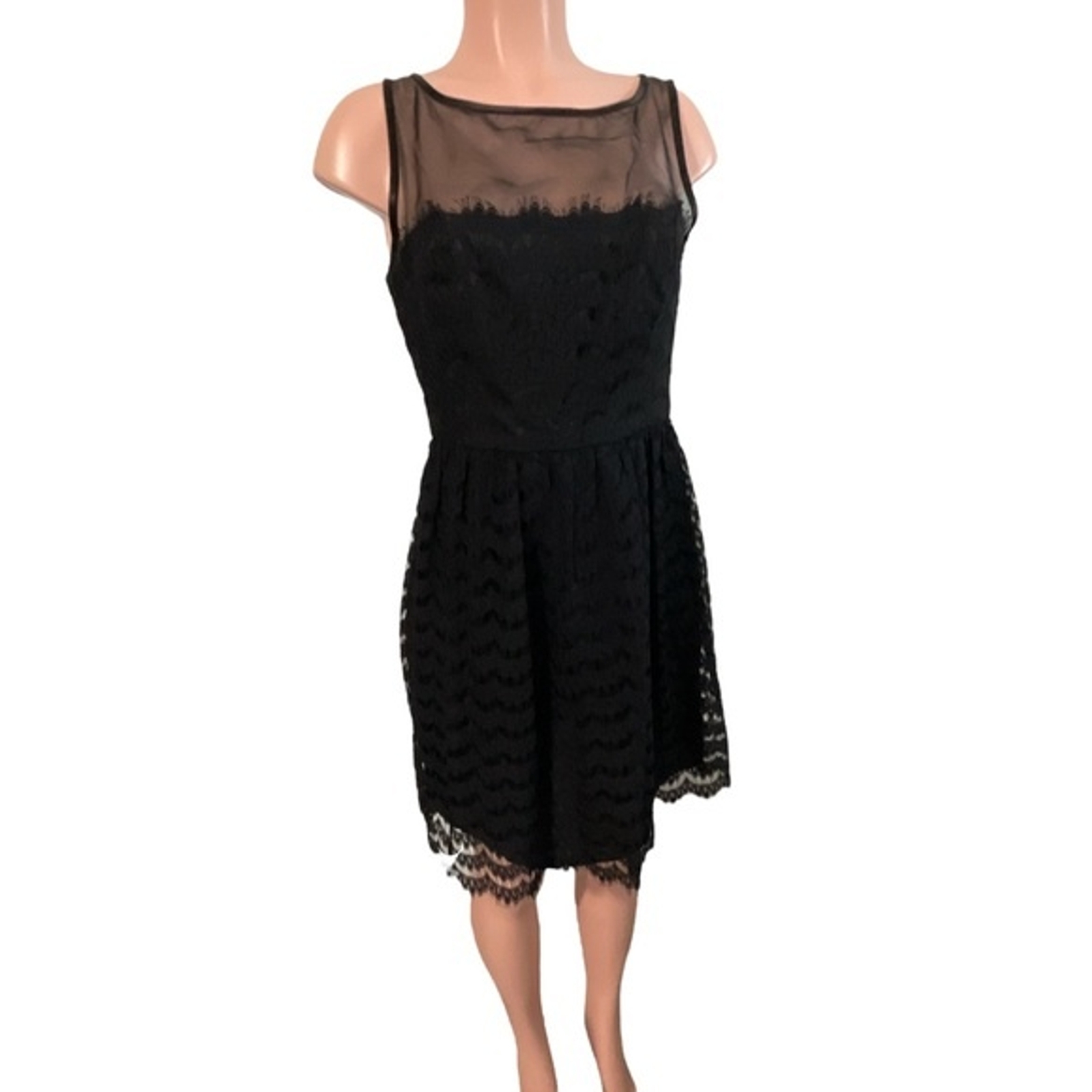 Trina Turk Black Dress Size 8 Lace Silk Nylon Fringed Scalloped Hem Sleeveless