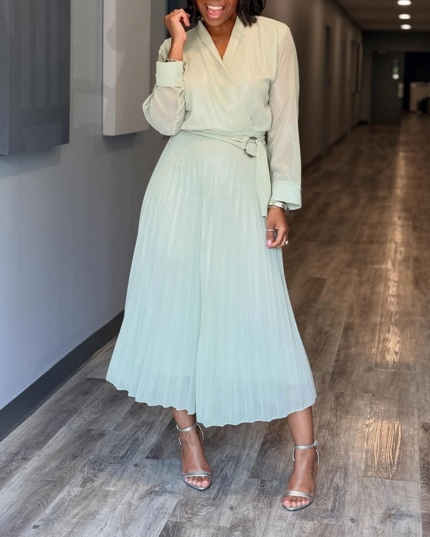 Sz XS New Zara Pleated Foil Dress size Light Mint Green With Silver Shimmer