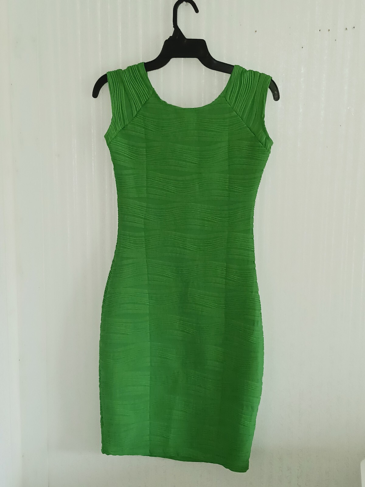 Women Stetchy green knit sleeveless dress size small