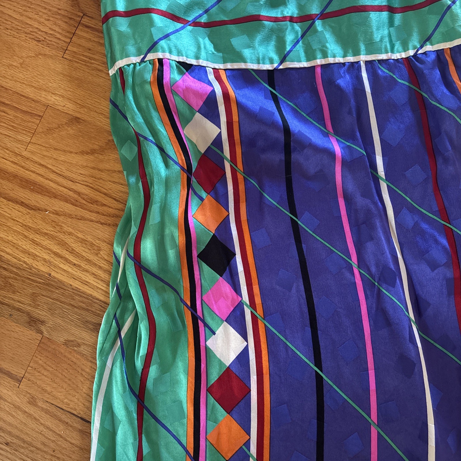 VINTAGE JOAN LESLIE GEOMETRIC PATTERN 80s 100% SILK