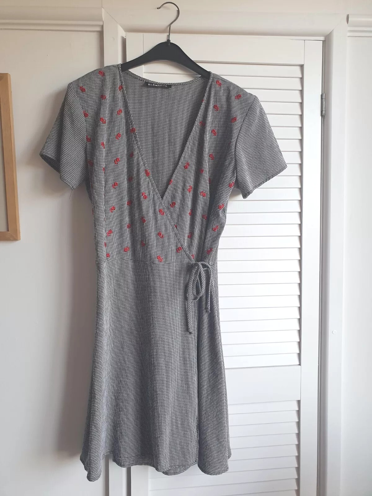 INTER ELEMENTS Los Angeles Black and White Surfer Girl Wrap Dress size M – 12