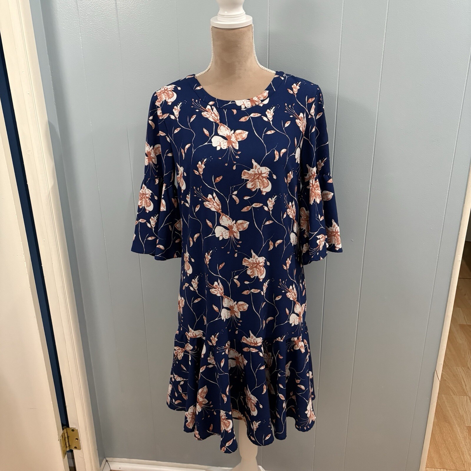 Vila Vilma New Dress Navy Floral Bell Sleeve Lined Dress Women’s Size Medium