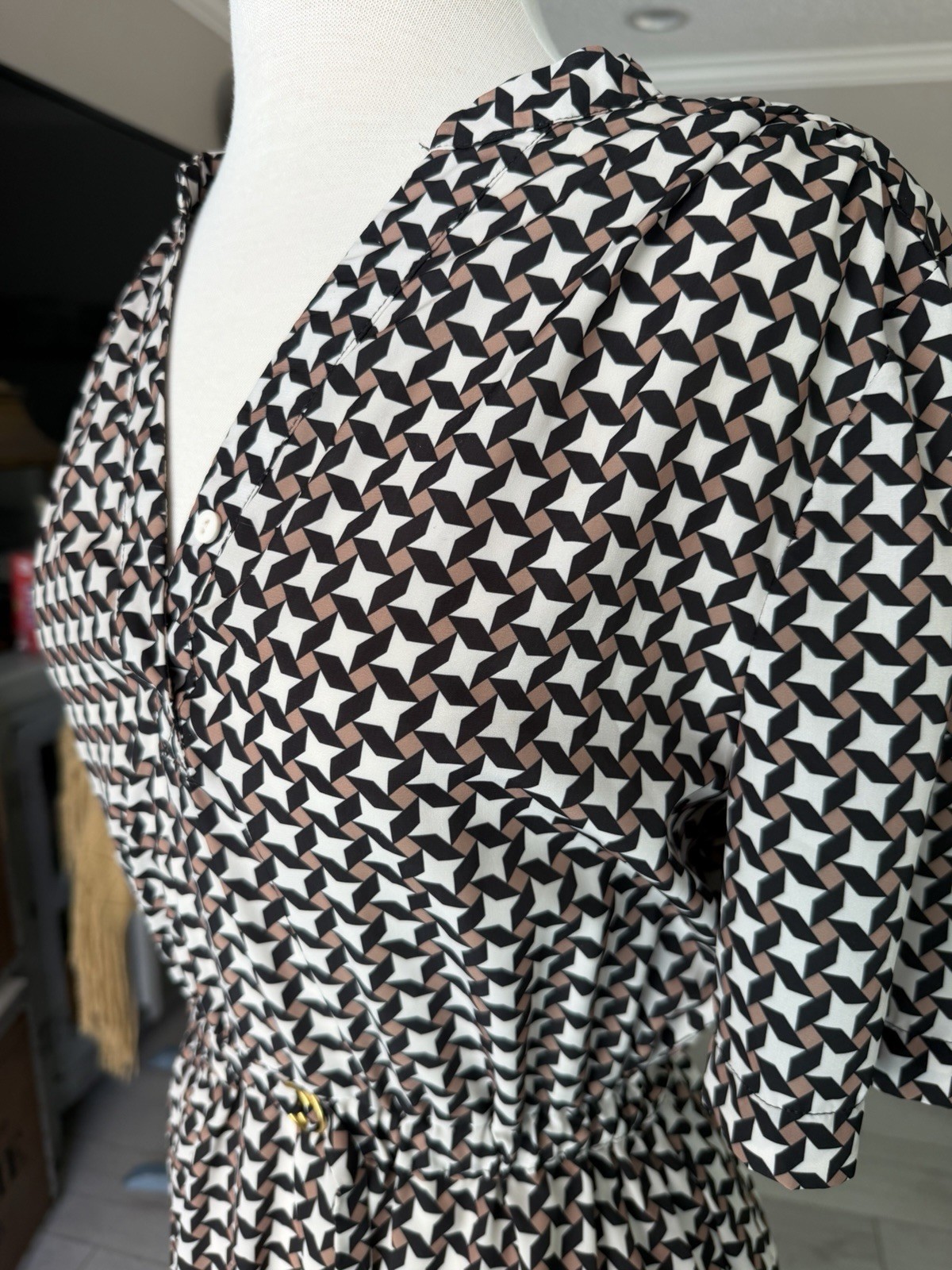 Johnston & Murphy Women’s Dress Small Geometric Print Lightweight Belted casual