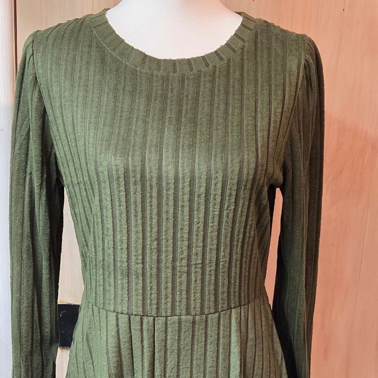 Molerani Women’s Long Sleeve Green Crewneck Ribbed Knit Sweater Dress NWT
