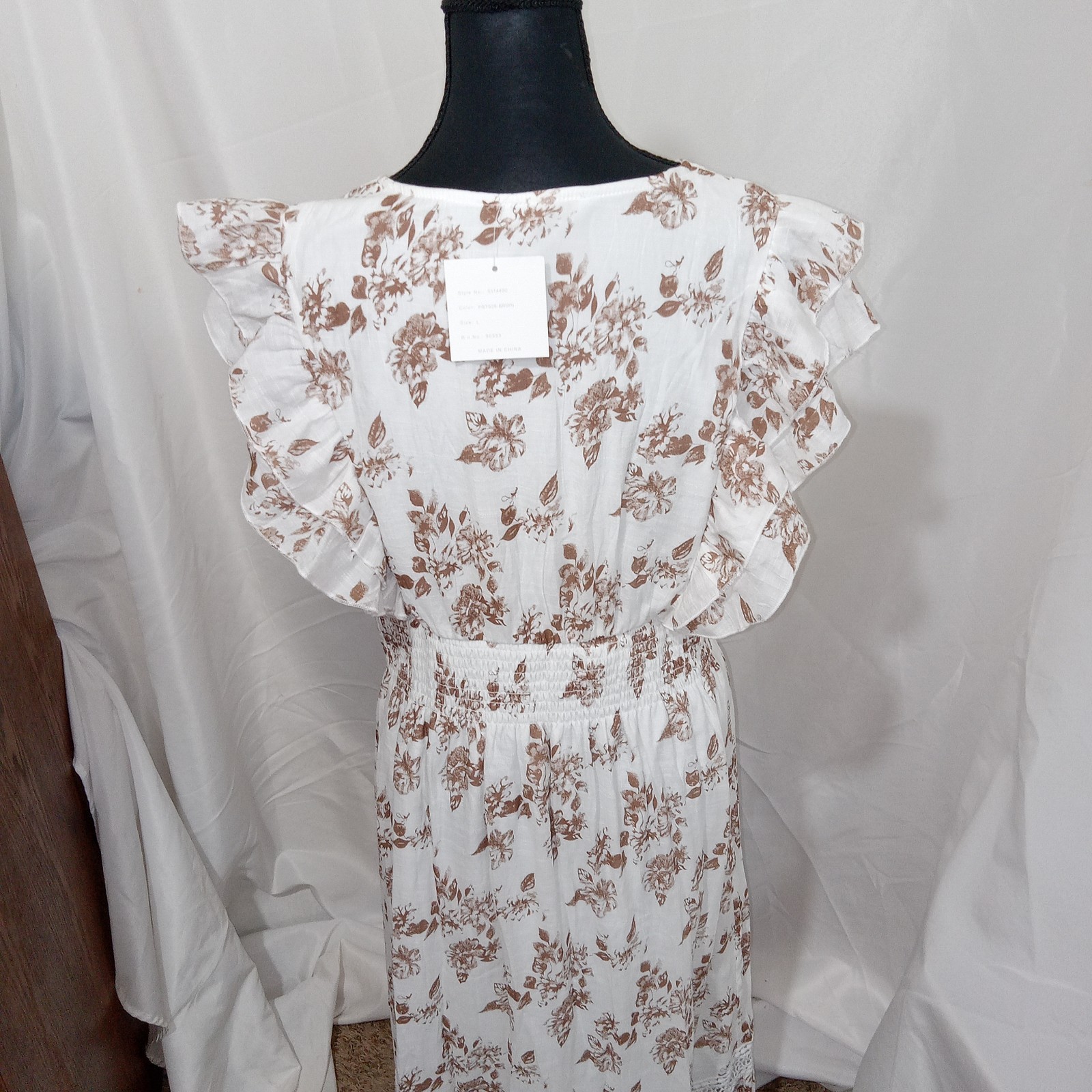 NWT J Gee Maxi Dress Size L White Brown Floral Cottagecore Smocked Boho Flutter
