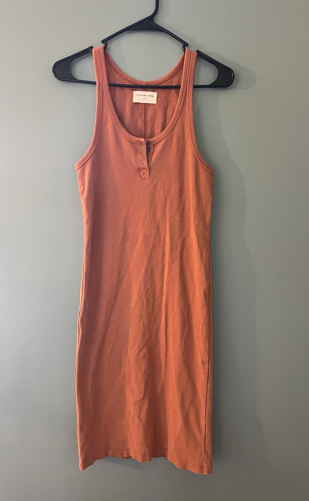 The Normal Brand Sleeveless Henley Tank Dress in Rust Orange – size (S)