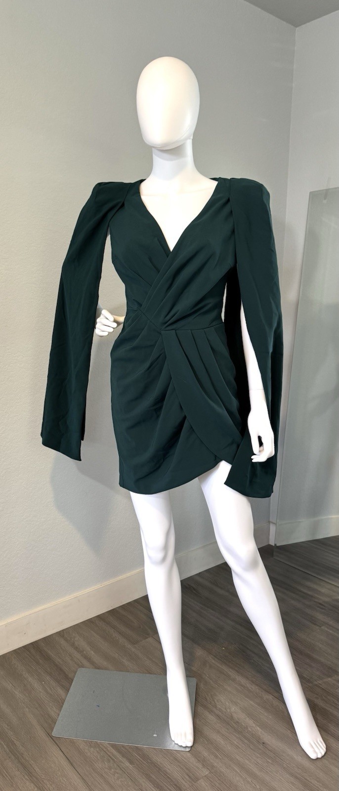 NWT Lavish Alice Emerald Green Half Cape Mini Dress Size 4 Wedding Guest Formal