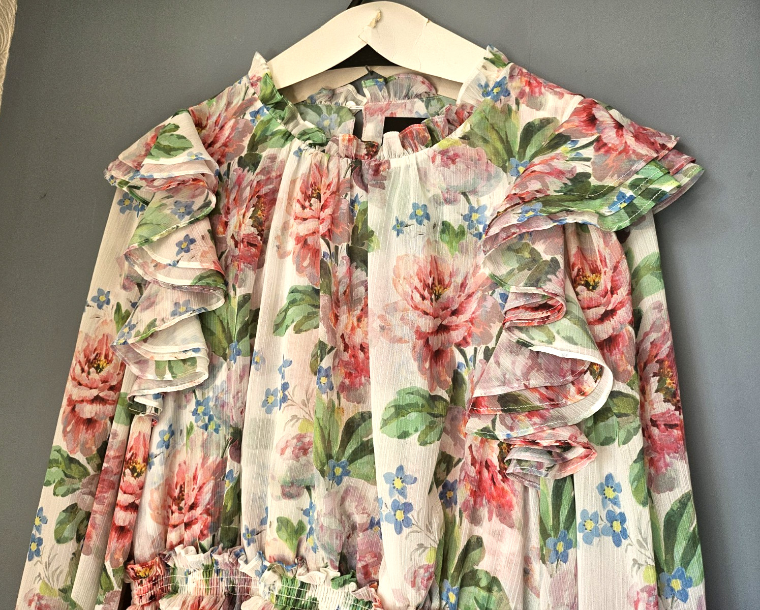 Needle & Thread Ideal Wedding Summer dress.Size UK 14 Floral design.length 145cm