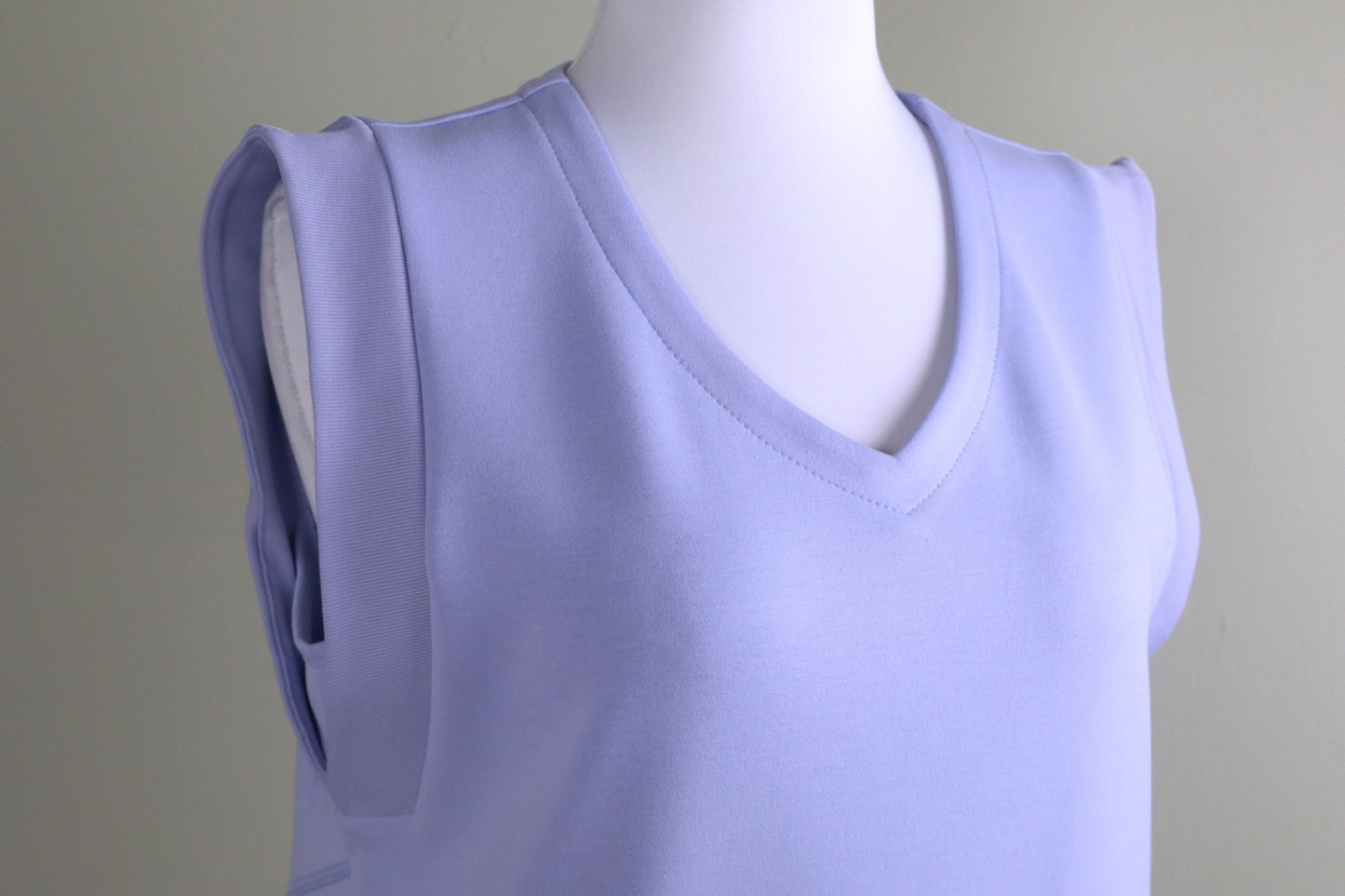 T BY TALBOTS $108 Light Neoprene Stretch Casual Shift Dress Size Medium