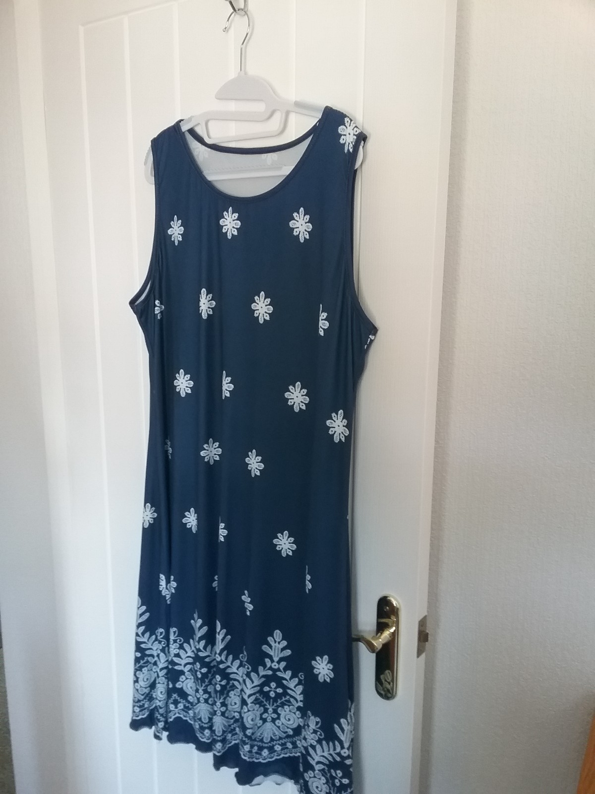 NEW WITHOUT TAGS DARK BLUE/WHITE SLEEVELESS DRESS SIZE 2XL (16/18)