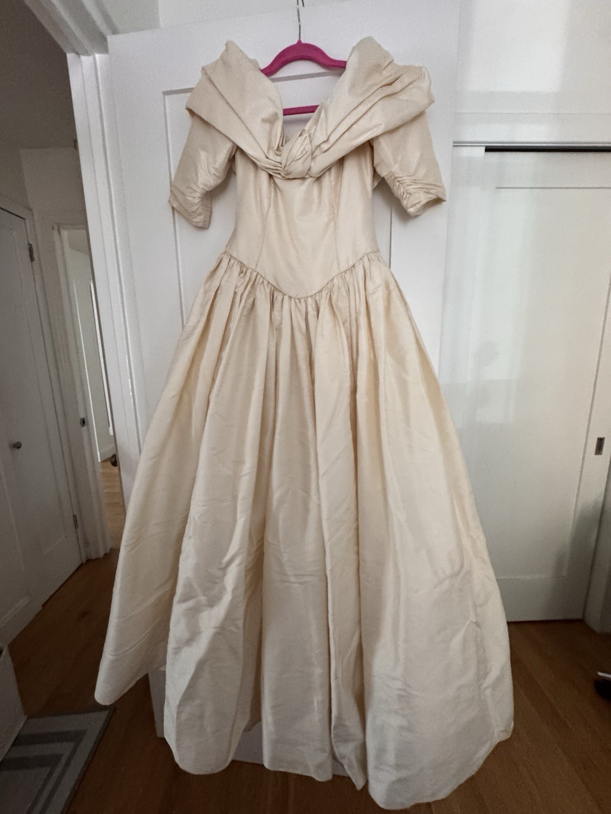 Gorgeous Silk Annalise Sharp London Gown Excellent Condition.