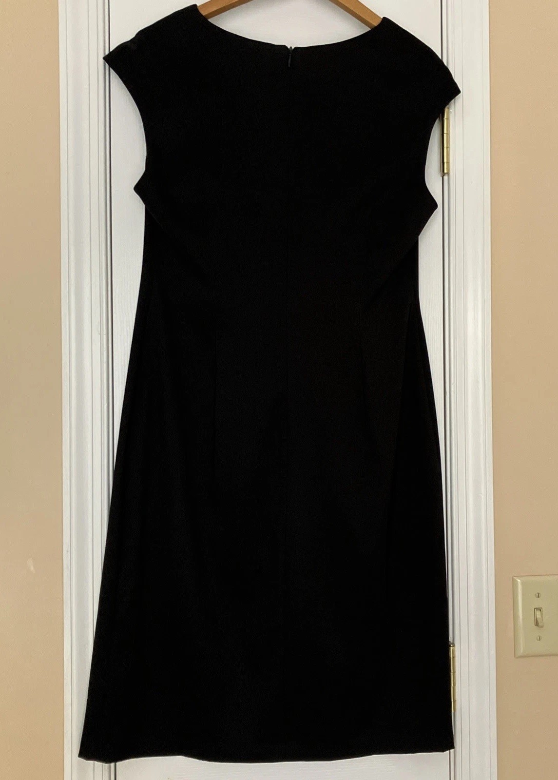 Connected Apparel Black Bodycon Beige Patterned Midi Dress Size 10, V-Neck