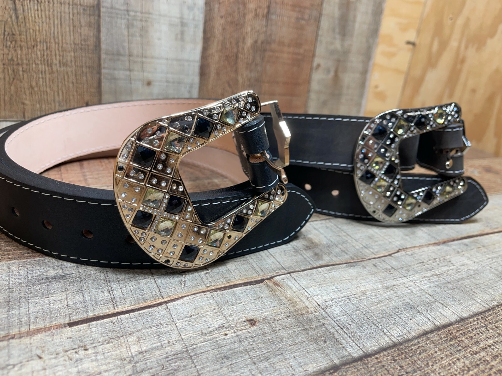 westen cowboy/cowgirl rhinestone leather belt buckle silver and gold sintos