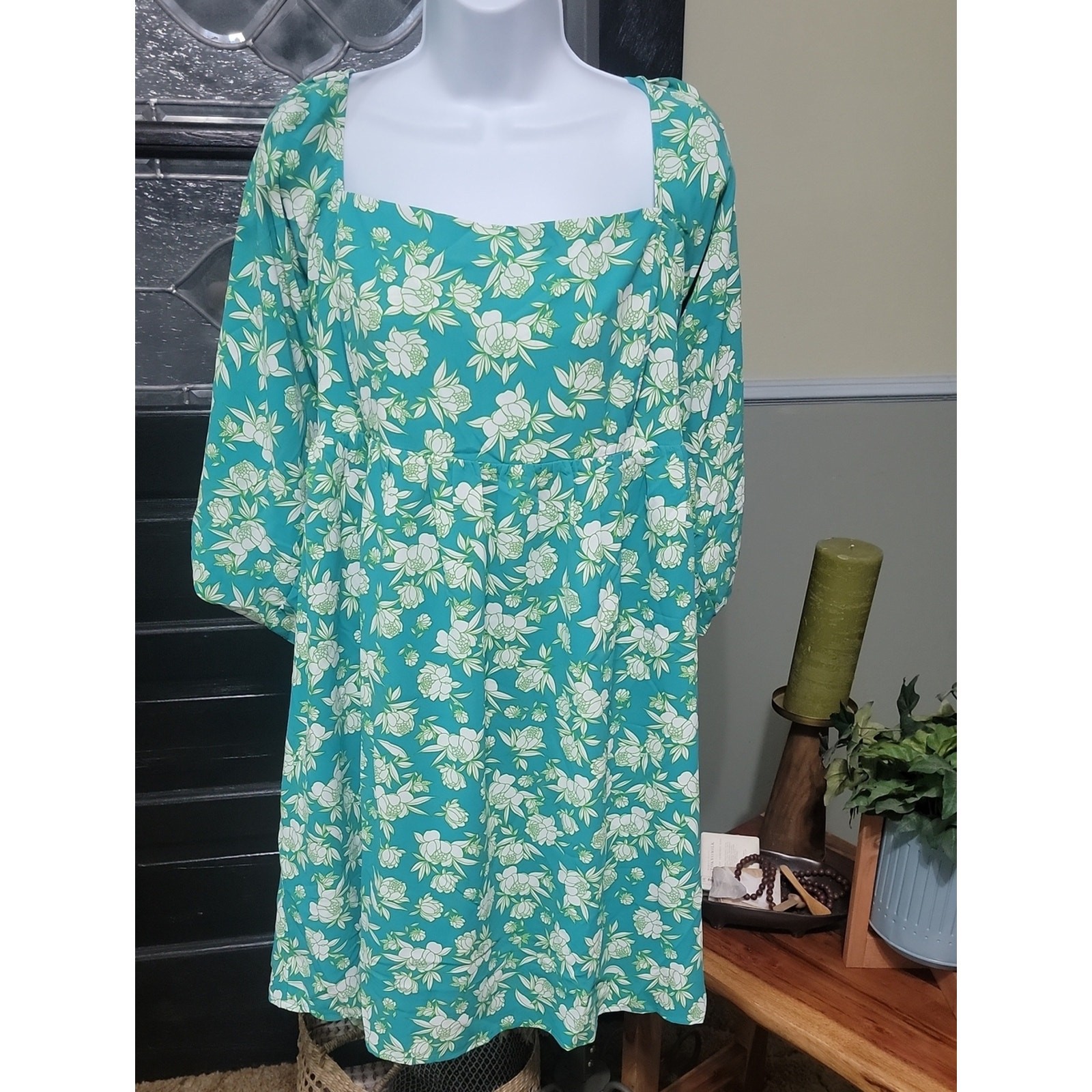 Davi & Dani Women’s 2XL NWT Floral Bell Sleeve Tie Back Dress Lined Pockets