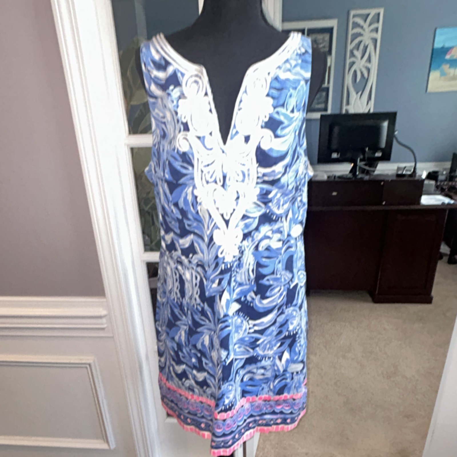 Lilly Pulitzer Women’s Floral Shift Dress V-Neck Sleeveless Embroidered 16