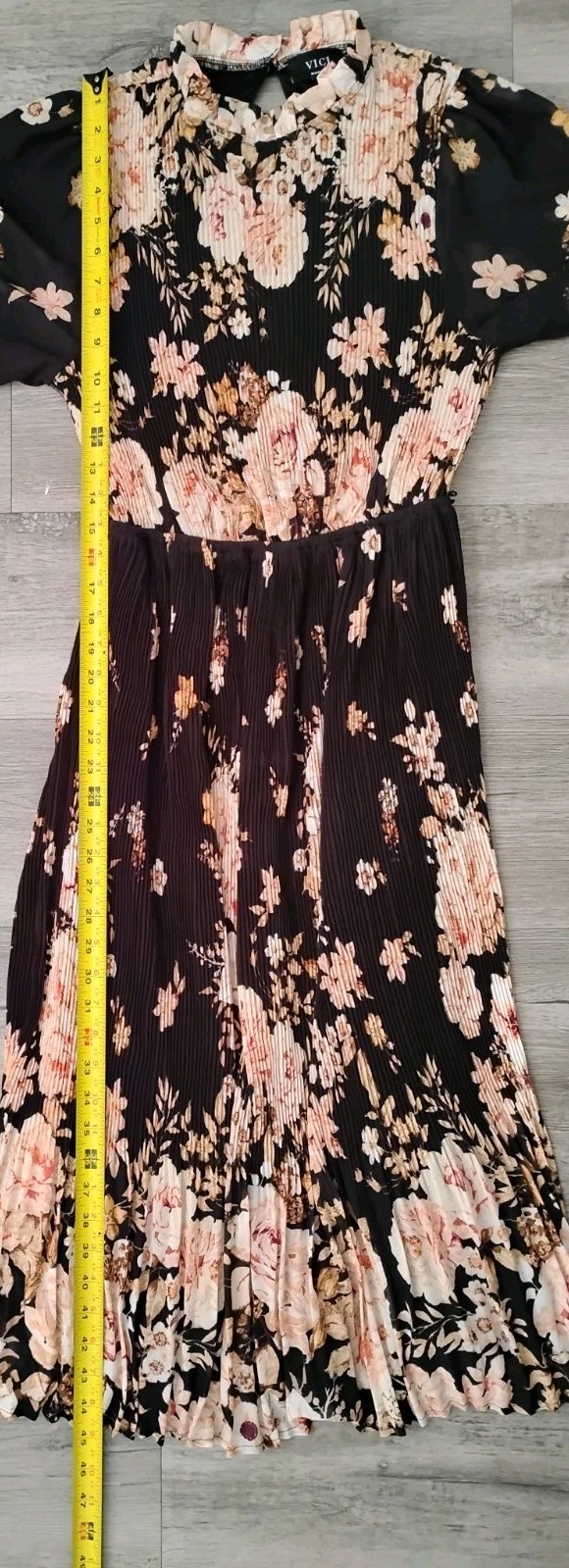 Vici Pleated Songbird Floral Pattern Midi Dress Long Sleeve Boho Women’s Size M