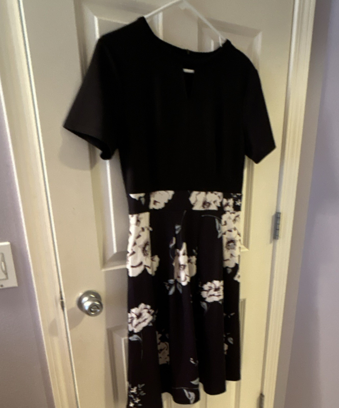 Black White Floral Knee Length A-Line Dress 65% Cotton Women Short Sleeve L
