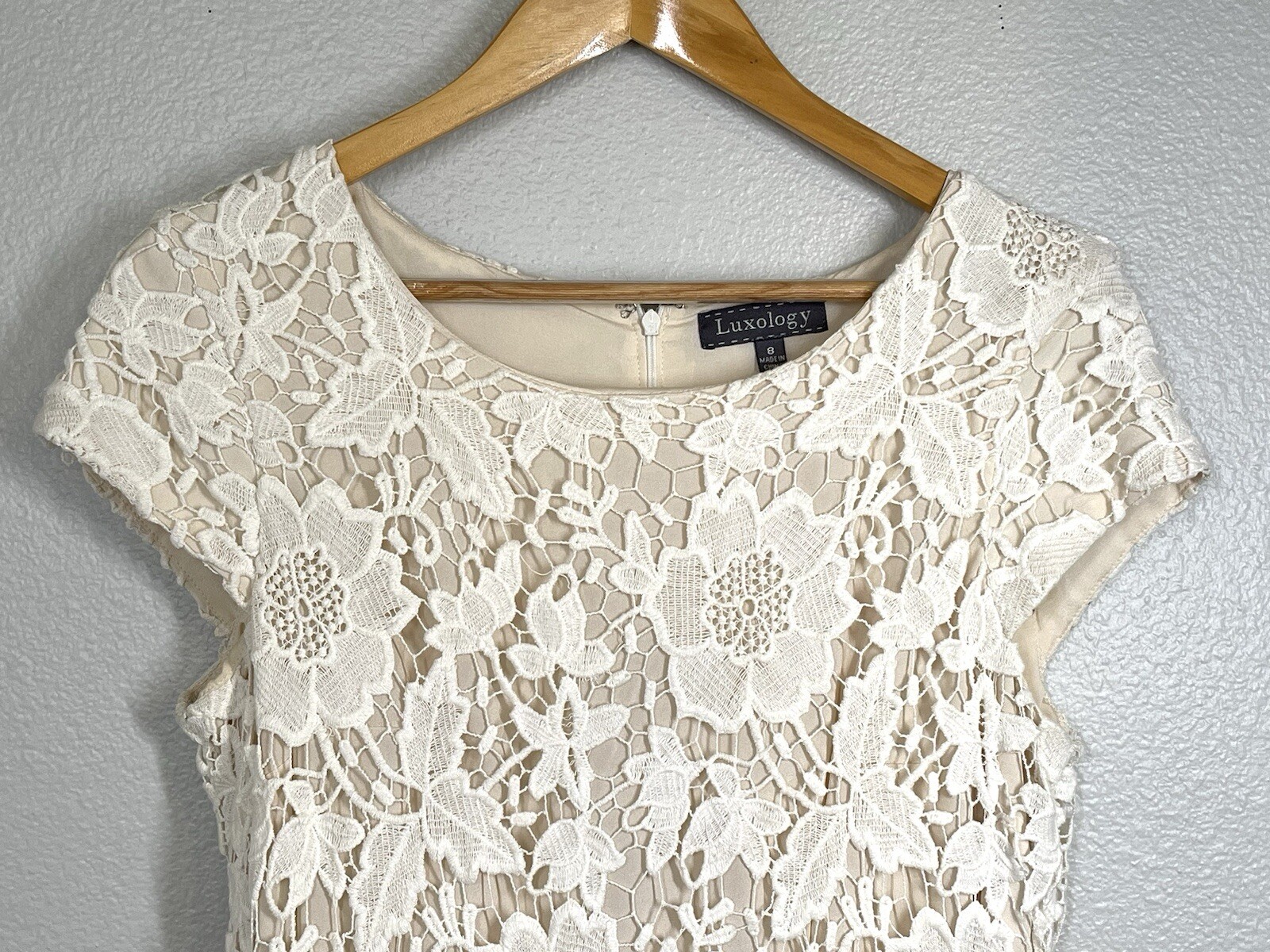 Luxology Lace Off-White Dress Romantic Elegant Womens Sz 8 Wedding Shower Church
