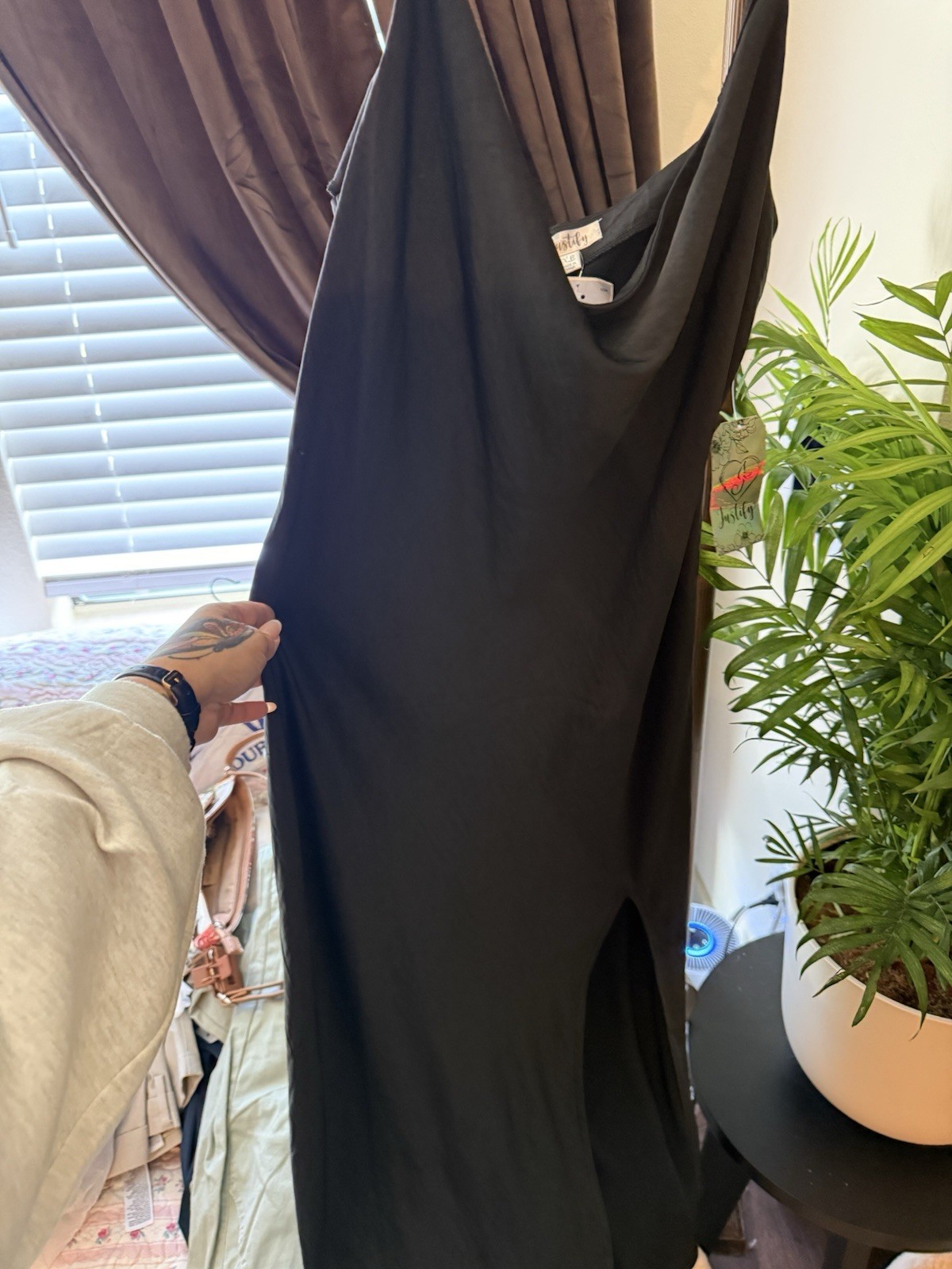 Justify Sateen Dress Size L Black Sleeveless With Slit