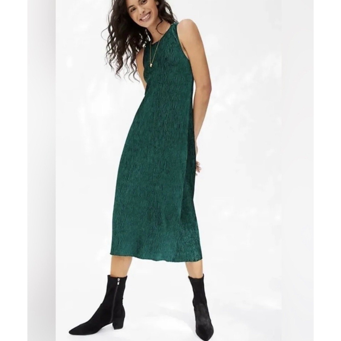 Anthropologie Maeve Adrienne Twist-Back Velvet Midi Dress