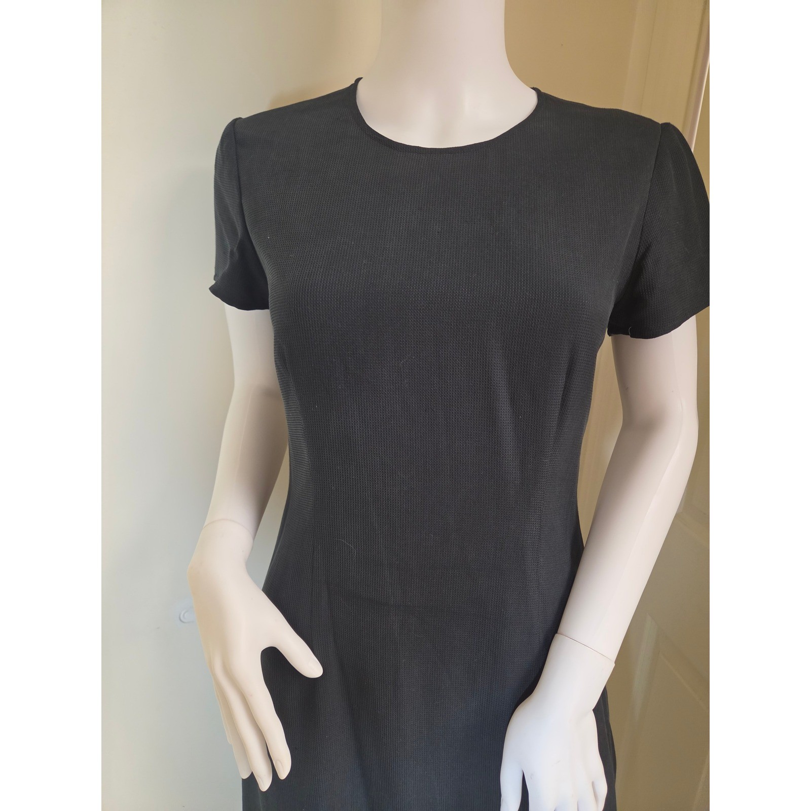 Finity Black 100% Silk Short Sleeve Midi Dress Size 4 Textured Crew Neck Lining