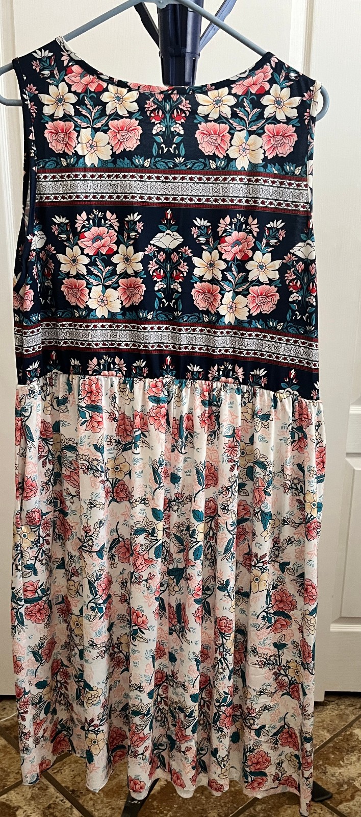 FLOWER PRINT DRESS XXL POLYESTER/WEAR CUT HEM OR HEM TO DESIDRED LENGHT