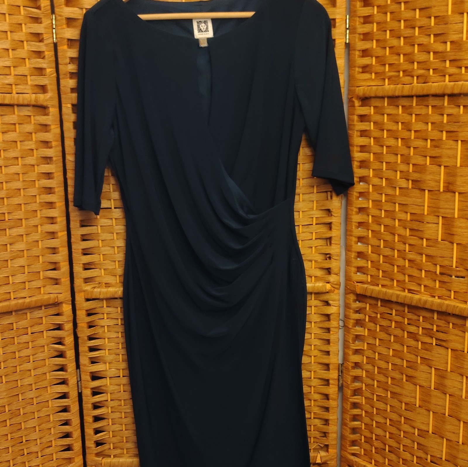 Anne Klein Women’s Black Solid V-Neck 3/4 Sleeve Ruched Stretch Knit Sheath 8