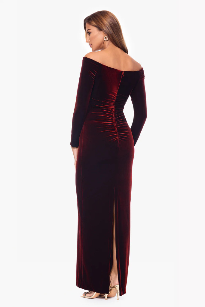 NWT xscape evenings Petite “Christy” Off the Shoulder Velvet Dress