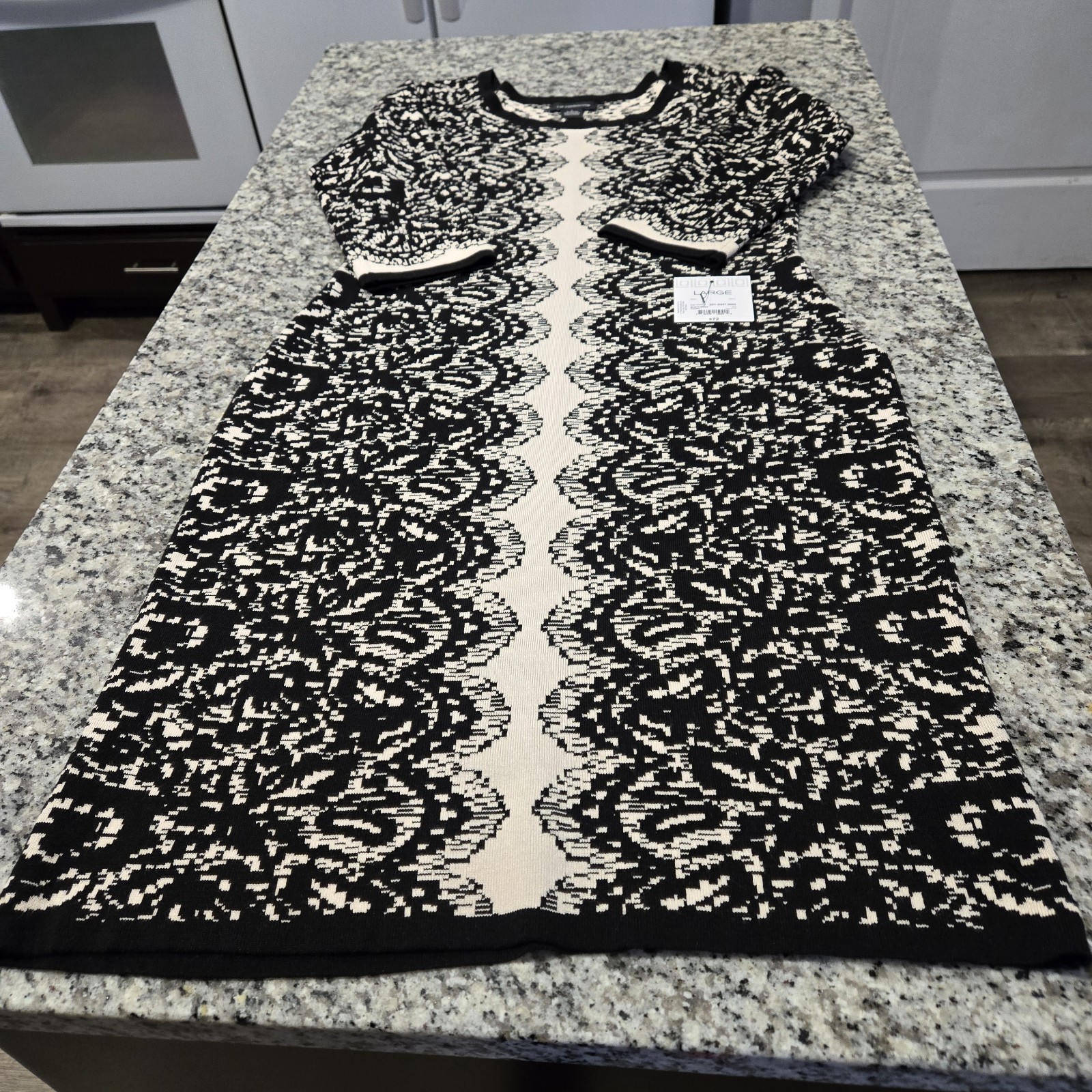Liz Claiborne Large Black/ Tan Sweater Dress NWT Classy Form Fitting