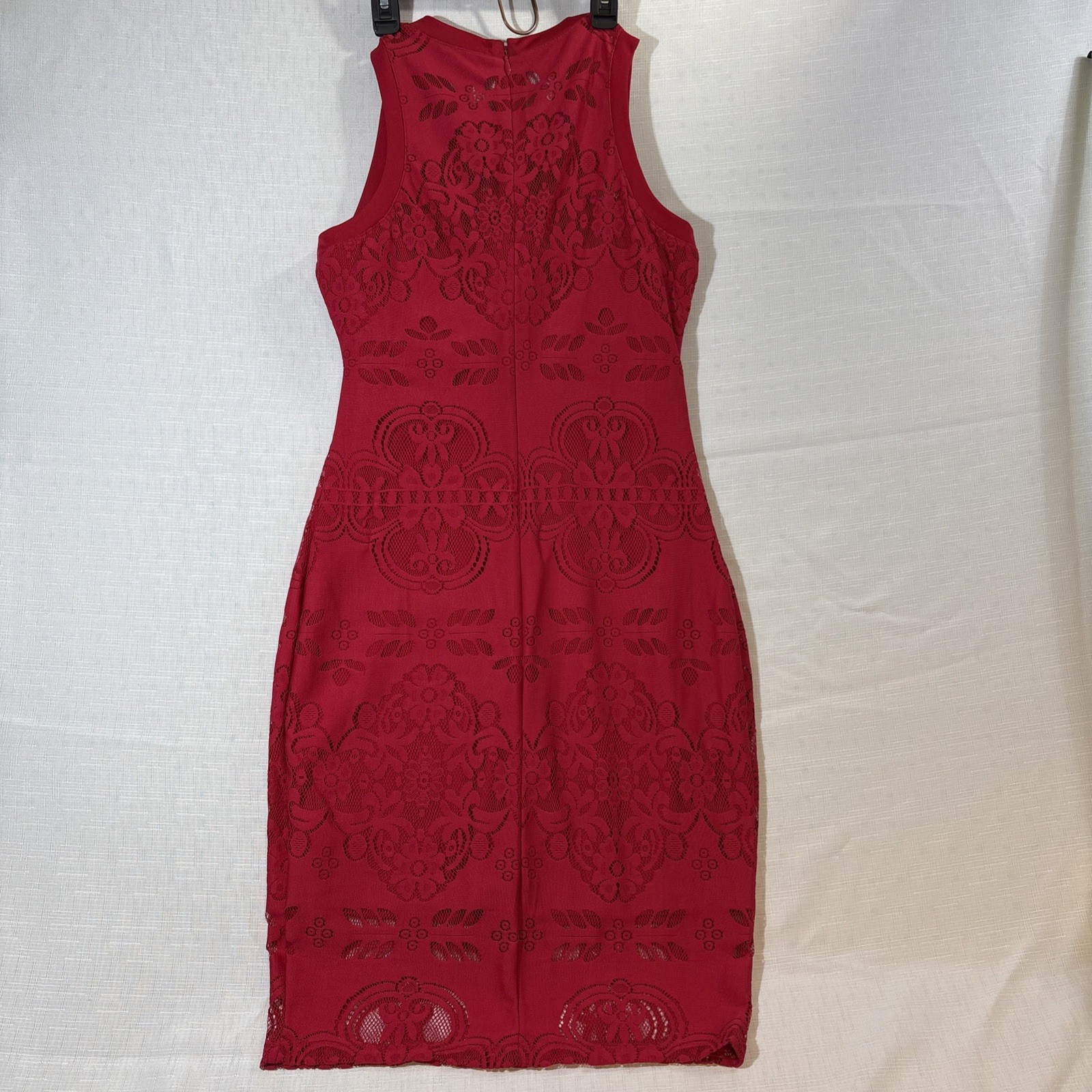 Guess LA size 8 lacey fitted & Lined red mini dress Stunning