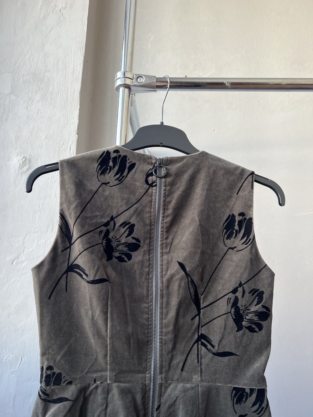 RARE SPORT MAX MARA CODE VELOUR FLOWERS ART SOLID WOMANS GRAY DRESS SIZE 8US