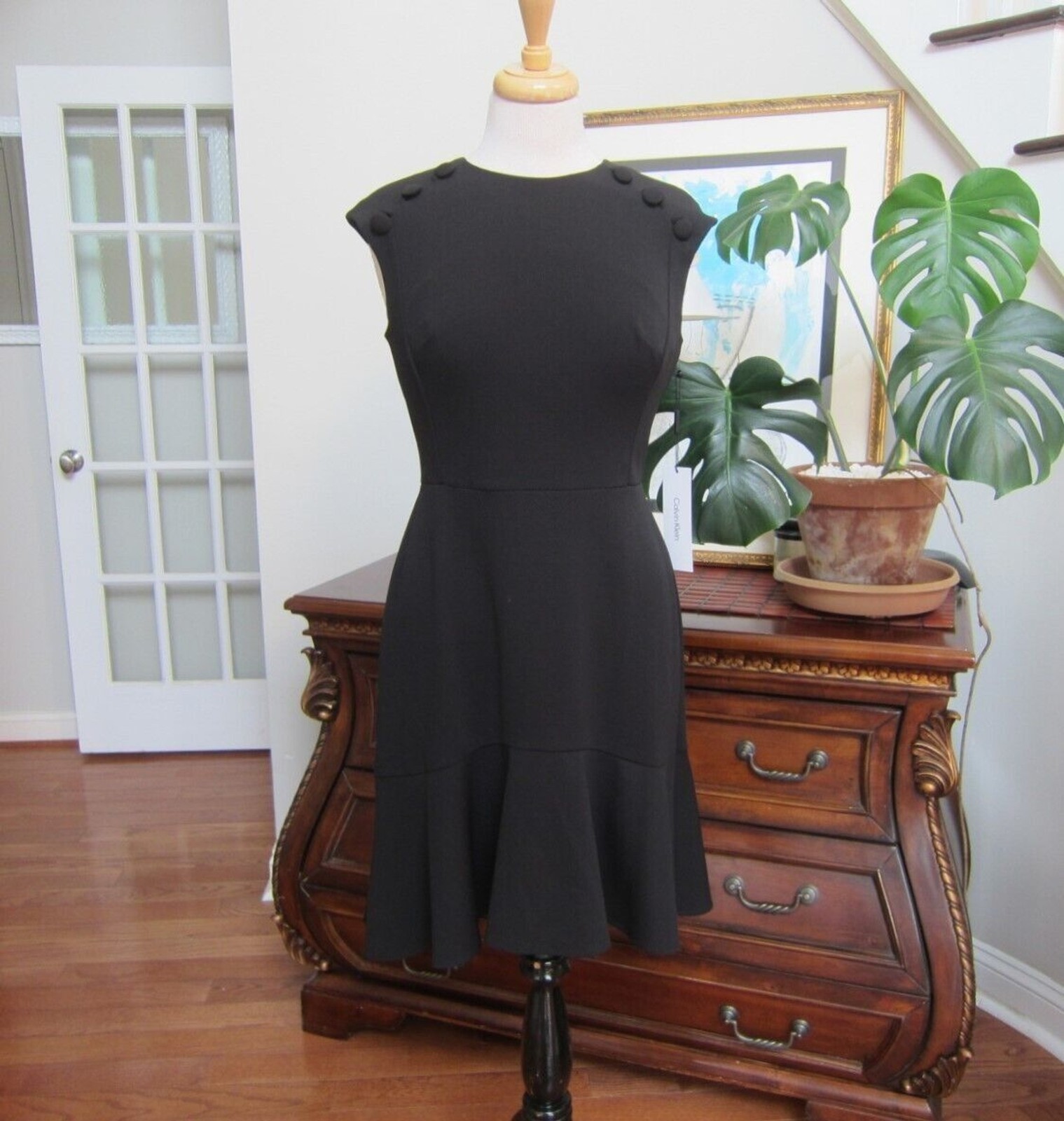 Calvin Klein Scuba Crepe Dress with Flutter Hem and Button Details size 4 New!