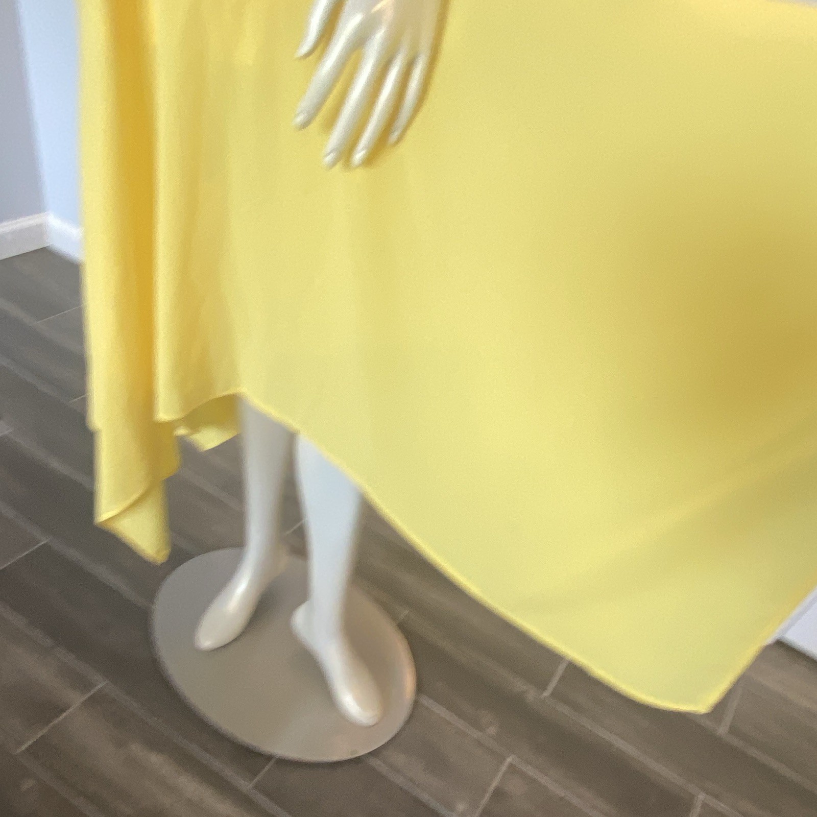 VICI Yellow Halter Backless Open Back Chiffon Midi Dress Pleated XL D-4989