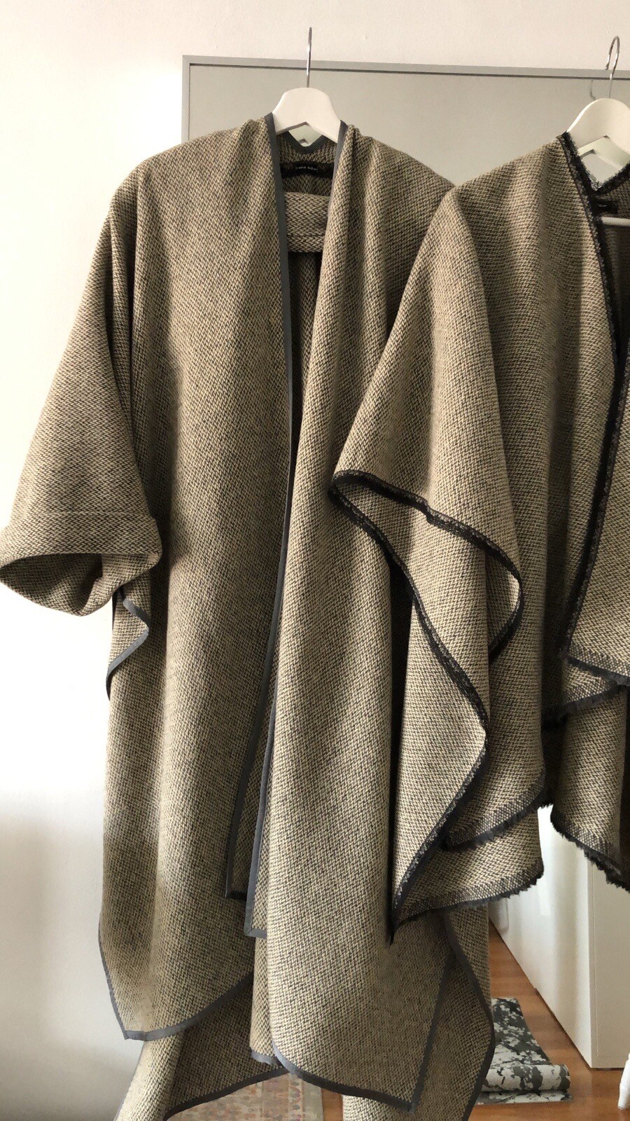 Handmade Irena Adler Poncho/Cape with Sleeve-Cuff Italian Virgin Wool Tweed OS