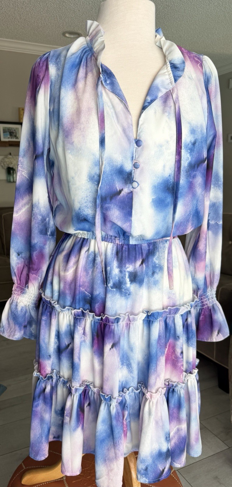 Johnston & Murphy Women’s Tiered Boho Dress Small Ruffle Tie Neck Flowy Light