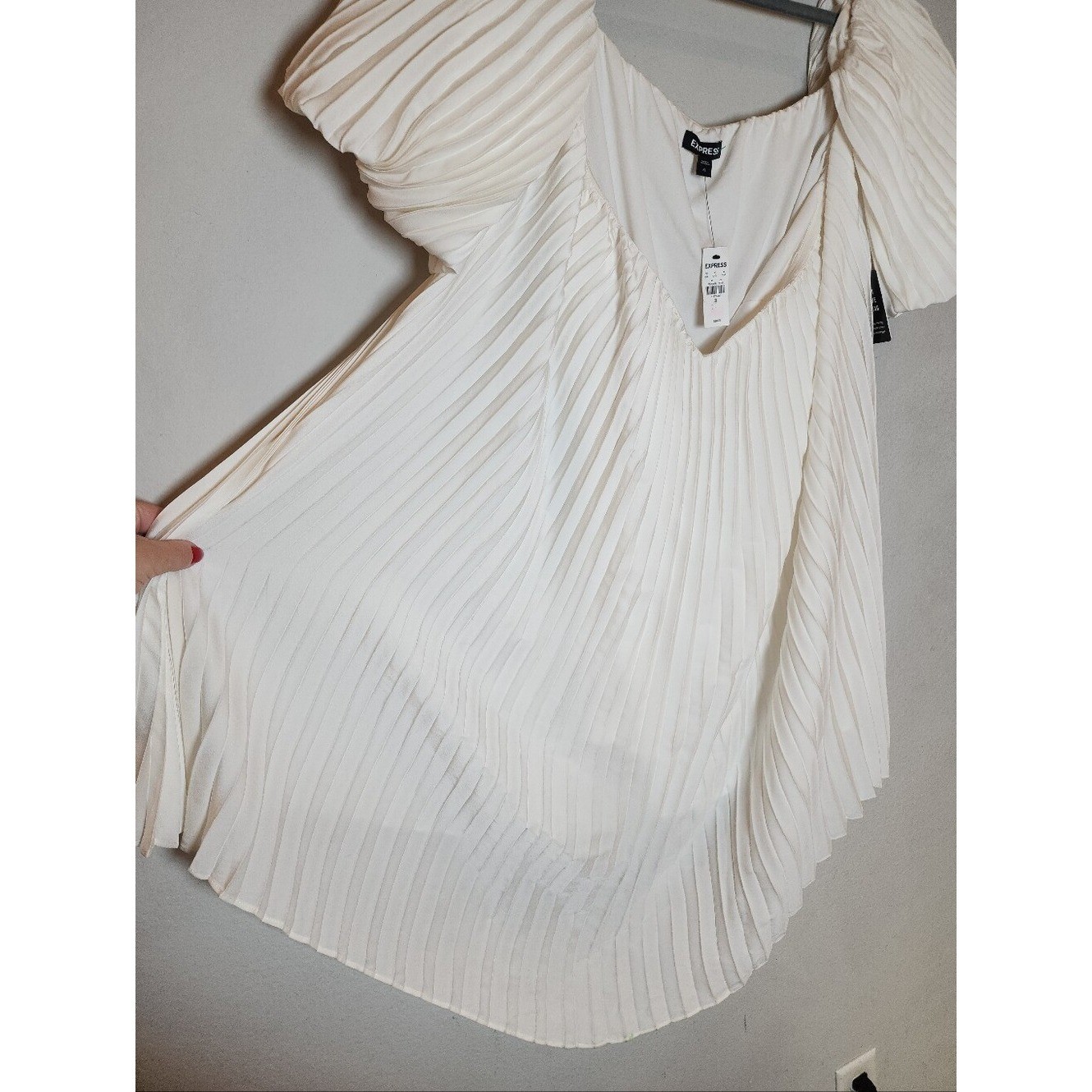 Size XL NWT Express Off Shoulder Pleated Mini Dress Ivory Stretch Women’s