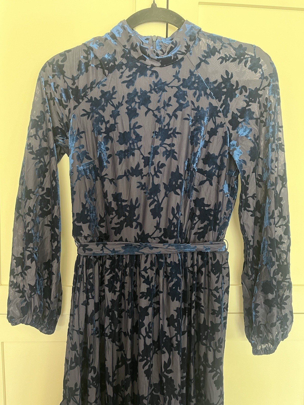 Maison Tara Navy Royal Blue Velvet Mock Neck Lined Belt Maxi Dress Size 4 Formal