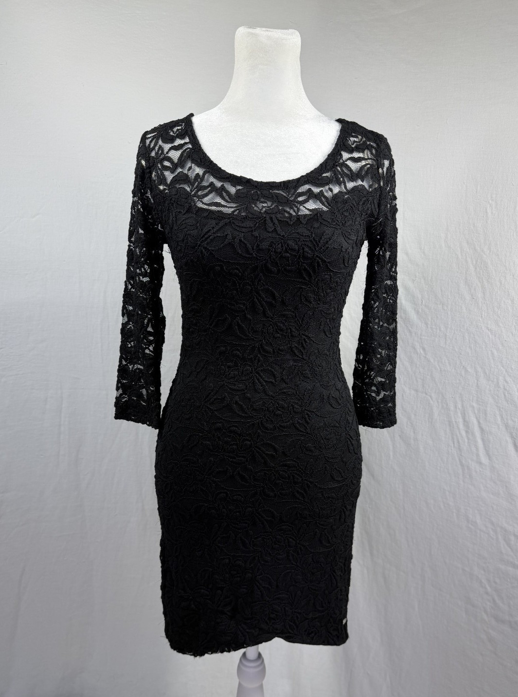 Guess: black lace scoop neck bodycon 3/4 sleeves NWT size XS