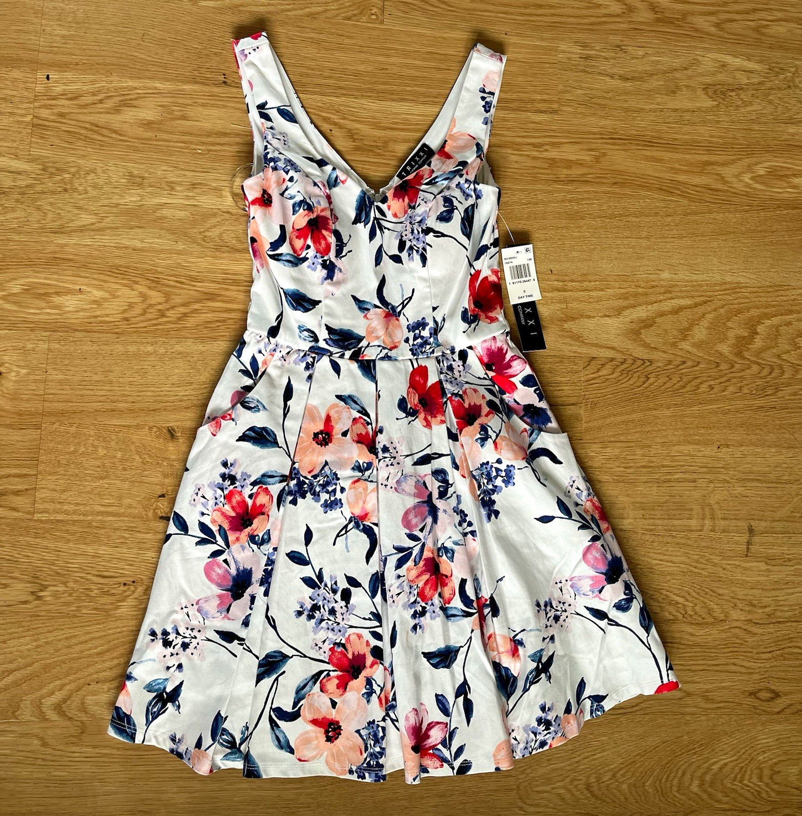 Trixxi White Multicolor Floral Fit & Flare V-Neck Sleeveless Dress Size 0