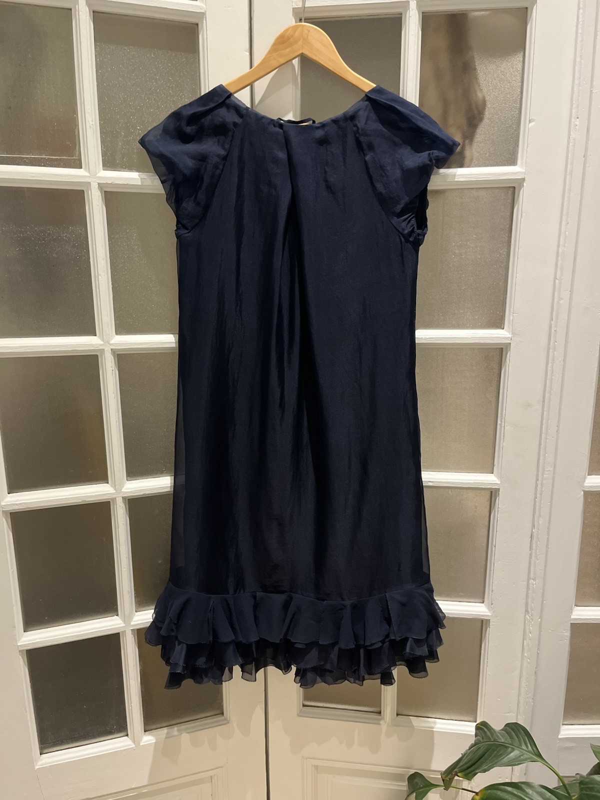 Diane Von Furstenberg Silk Navy Blue dress vintage. Size 2