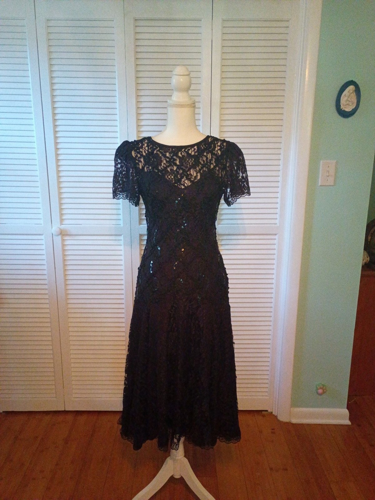 Vintage HW Collection Black Lace Sequin Midi Dress