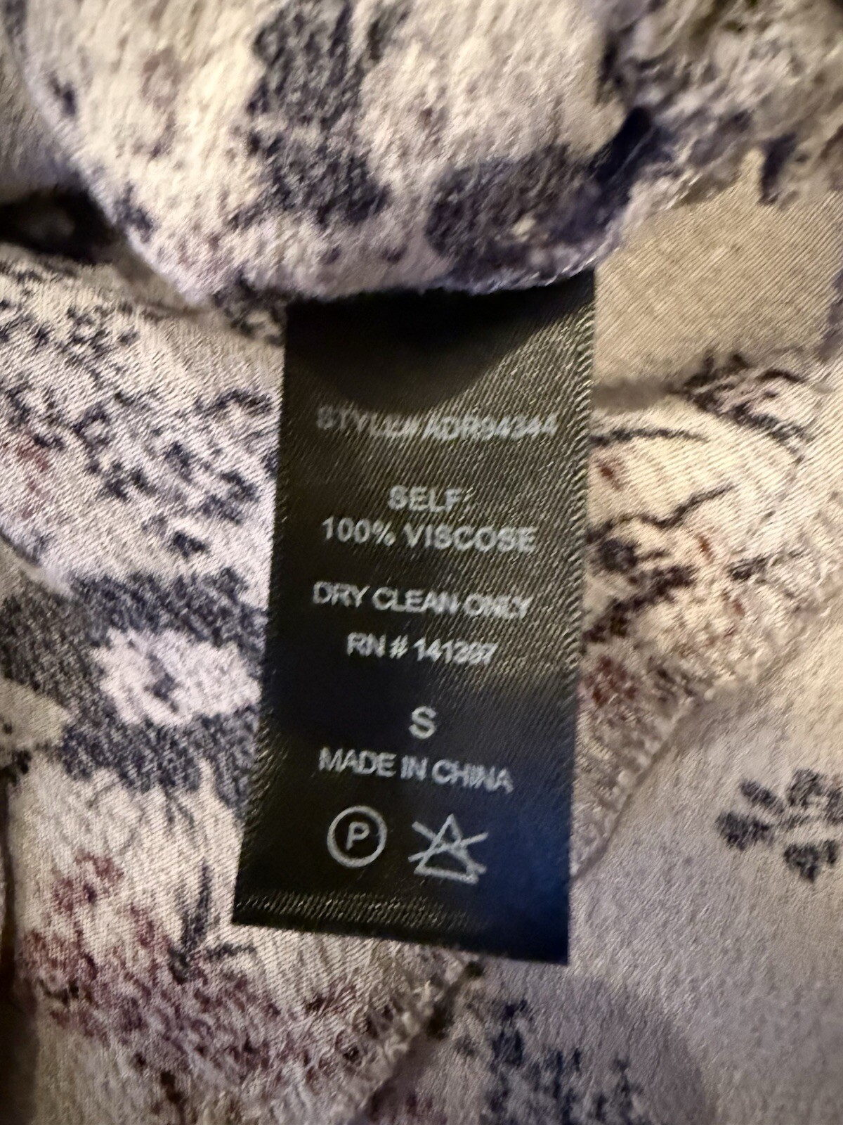 Astr The Label Floral Mini Dress SM Long Sleeve V Neck Gray & Purple Revolve EUC