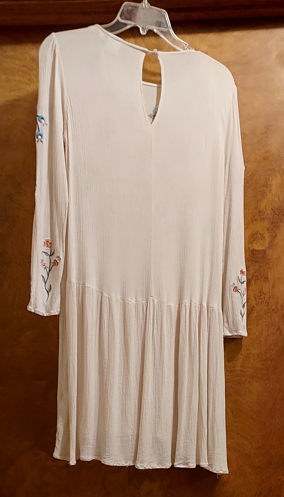 Selfie Leslie Boho-Chic Embroidered Floral LS Dress, Sz Med. Ivory/Cream Rayon