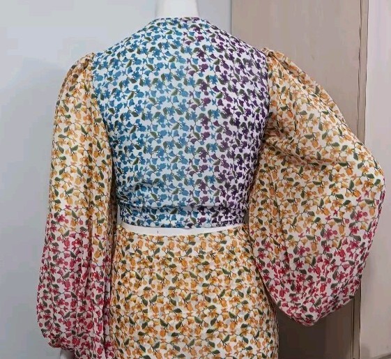 All Things Mochi Alma Top In Multi Size S/M ~ Read ⬇️⬇️