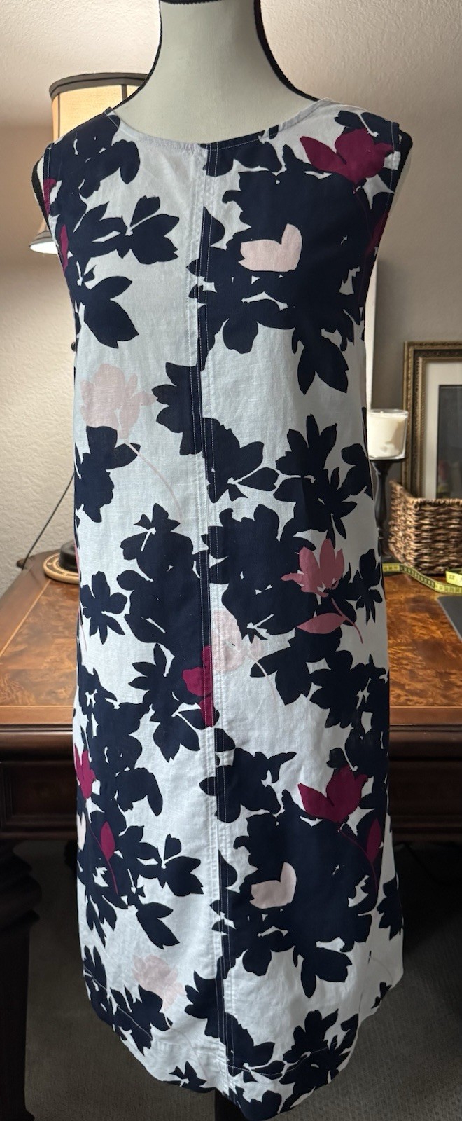 Liz Claiborne Linen Sheath ~ Bold Navy Floral ~ Size Medium ~ NWOT!